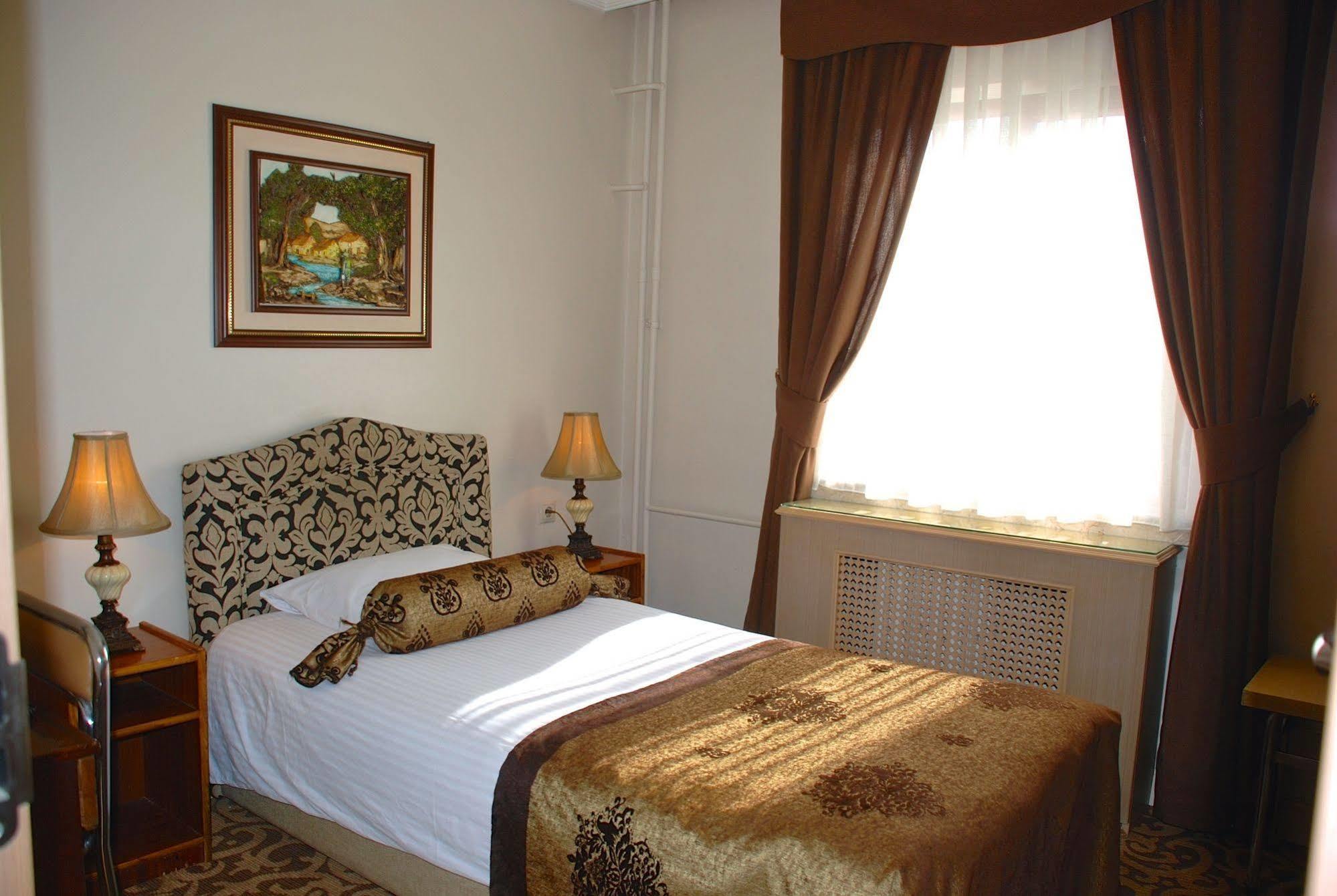 โฮเต็ล ไมแทท Hotel อังการา ภายนอก รูปภาพ