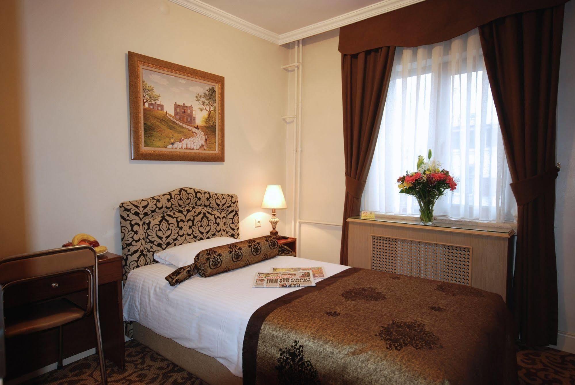 โฮเต็ล ไมแทท Hotel อังการา ภายนอก รูปภาพ